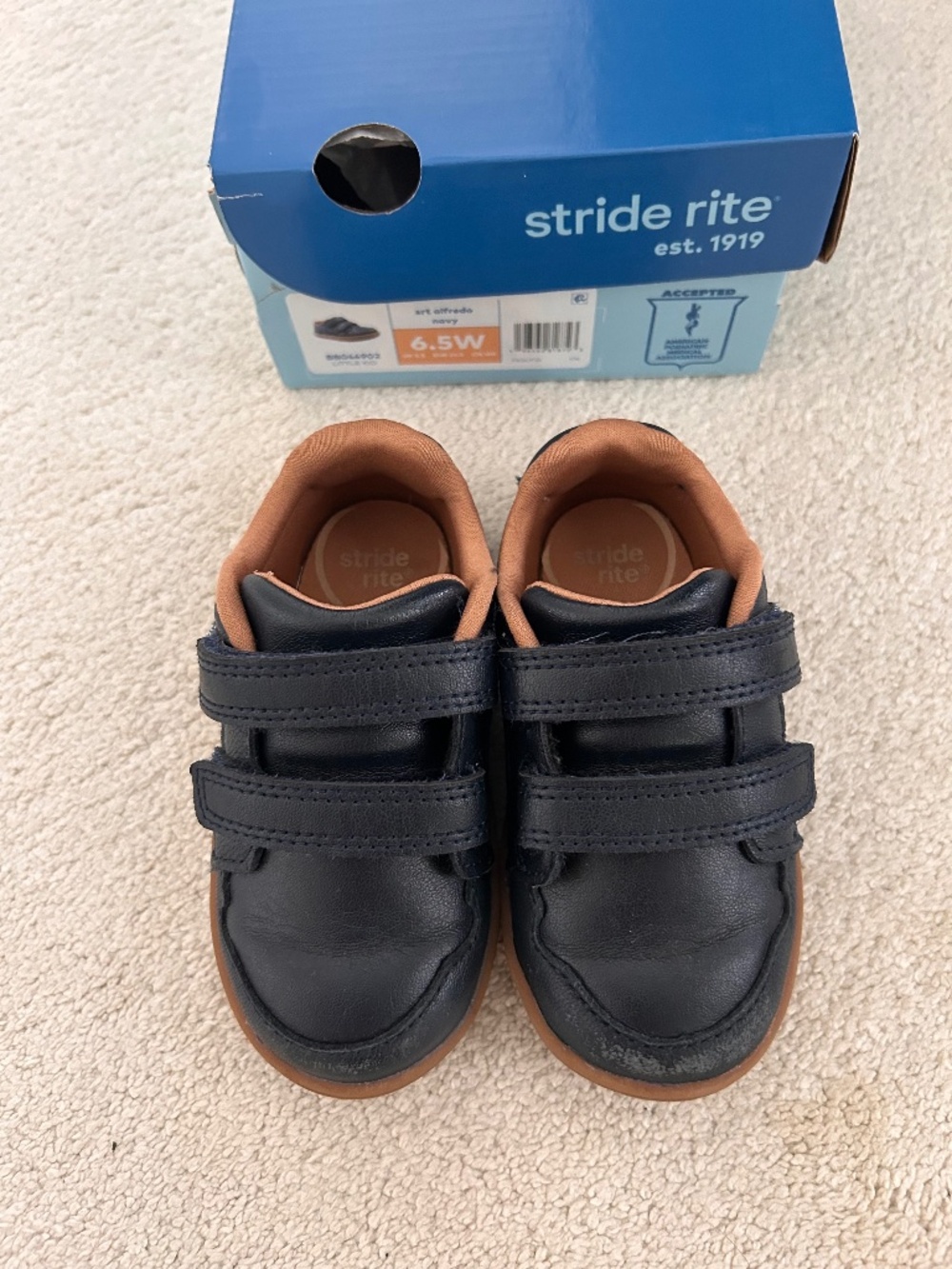 Stride Rite 6.5W navy leather shoes